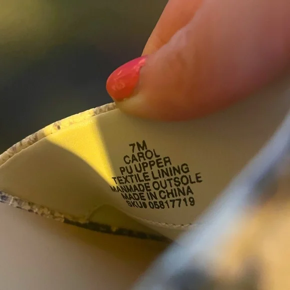 R2 Women’s Snakeskin Print Mules, Size 7 - Picture 6 of 11